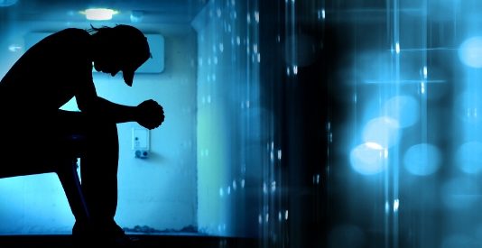 KA ZEMRA QË NDJEJNË DHEMBJE MIRËPO NUK FLASIN