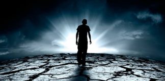 PARAQITU ASHTU SI JE