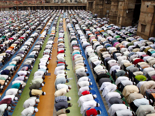 SUNETET E DITËS SË FITËR BAJRAMIT