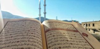 ALLAHU E SHKROI TREGIMIN E JETËS SATE