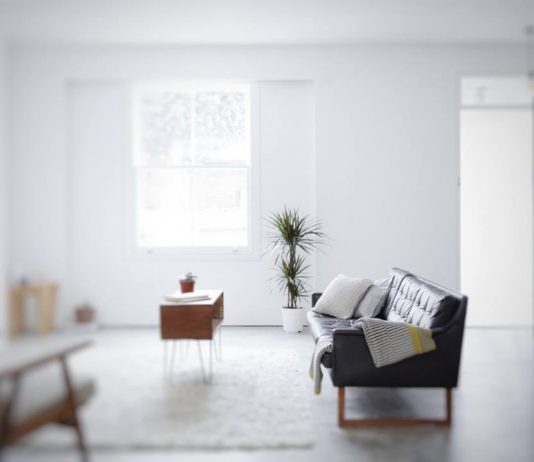 SADAKATË E VARROSURA NËPËR SHTËPI