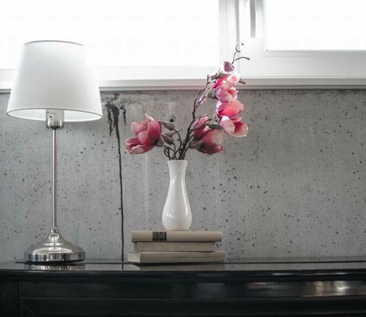 VETËMASHTRIMI ME VEPRA QË KËNAQIN