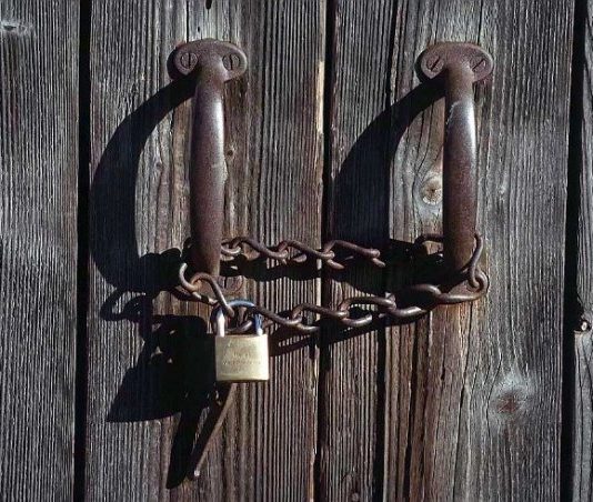 MOS I MBYLL DYERT E ZEMRËS SATE