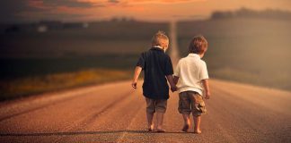 ARSYETONI E MOS U NGUTNI TË GJYKONI