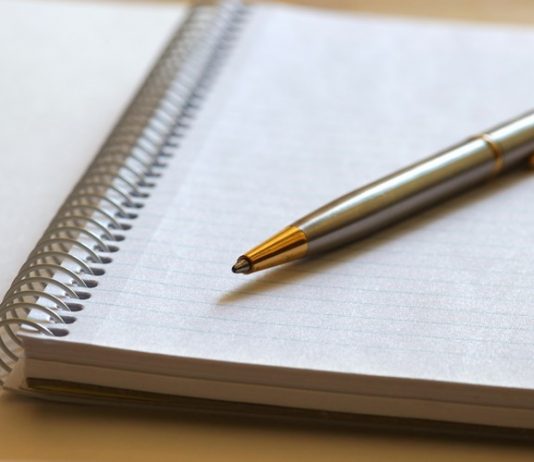 TË GJITHË E POSEDOJMË KËTË KARTELË