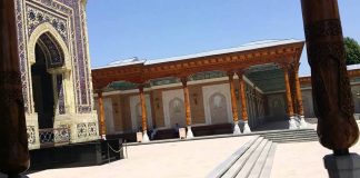 LUTJA QË IA KTHEHU SHIKIMIN IMAM BUHARIUT