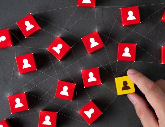 NJIHE PERSONALITETIN TËND NËPËRMJET KËTIJ TREGIMI