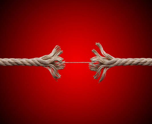 MBAHUNI FORT PËR LITARIN DHE MOS E LËSHONI ATË!