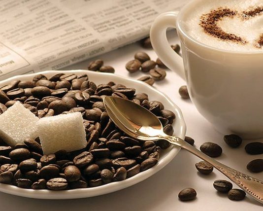 FEJESA E NJË VAJZE DHE KAFEJA E HIDHUR