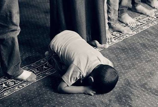 FËMIJËT TANË DHE NAMAZI