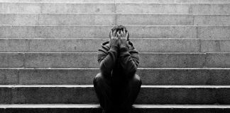 ZEMRAT QË NDJEJNË DHEMBJE E QË NUK FLASIN