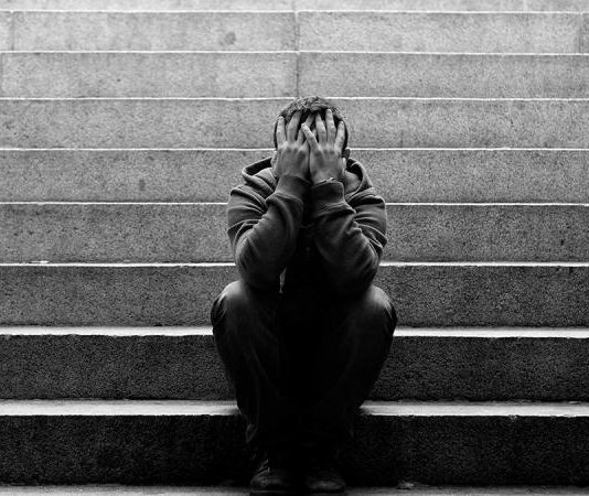 ZEMRAT QË NDJEJNË DHEMBJE E QË NUK FLASIN