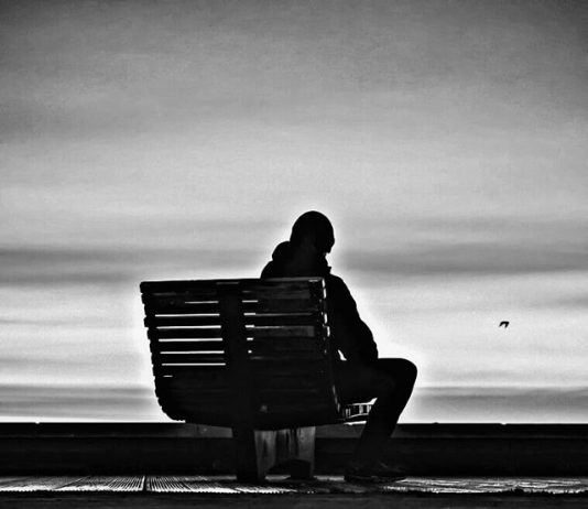 ÇDO PERSON NË BRENDËSI E KA TREGIMIN E VET TË PIKËLLIMIT