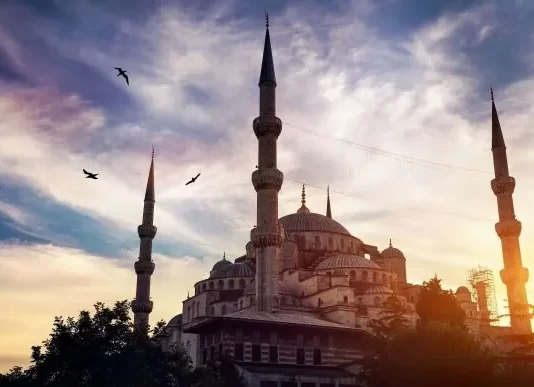 FEJA E VËRTETË TEK ALLAHU ËSHTË VETËM ISLAMI