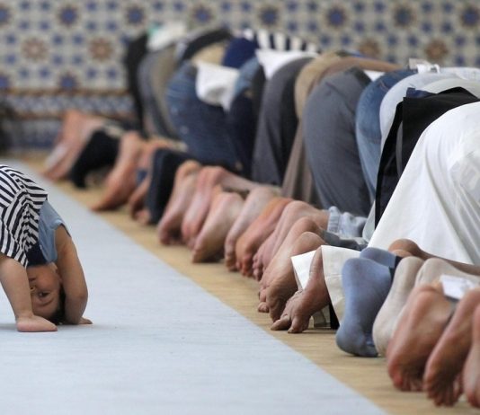 FËMIJËT TANË DHE NAMAZI