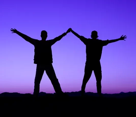 HARAMET QË NDIKOJNË NË VËLLAZËRI