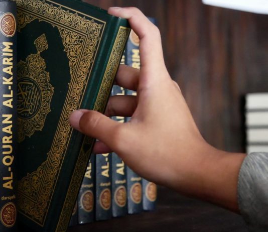 SHEMBUJ NGA JETËSHKRIMI I TË RINJVE