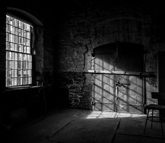 SHKAQET QË ÇOJNË NË IMORALITET