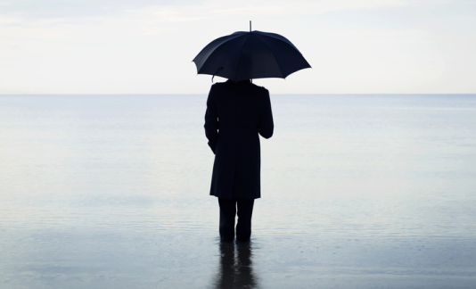 MOS U DËSHPËRO NGA SJELLJET E NJERËZVE